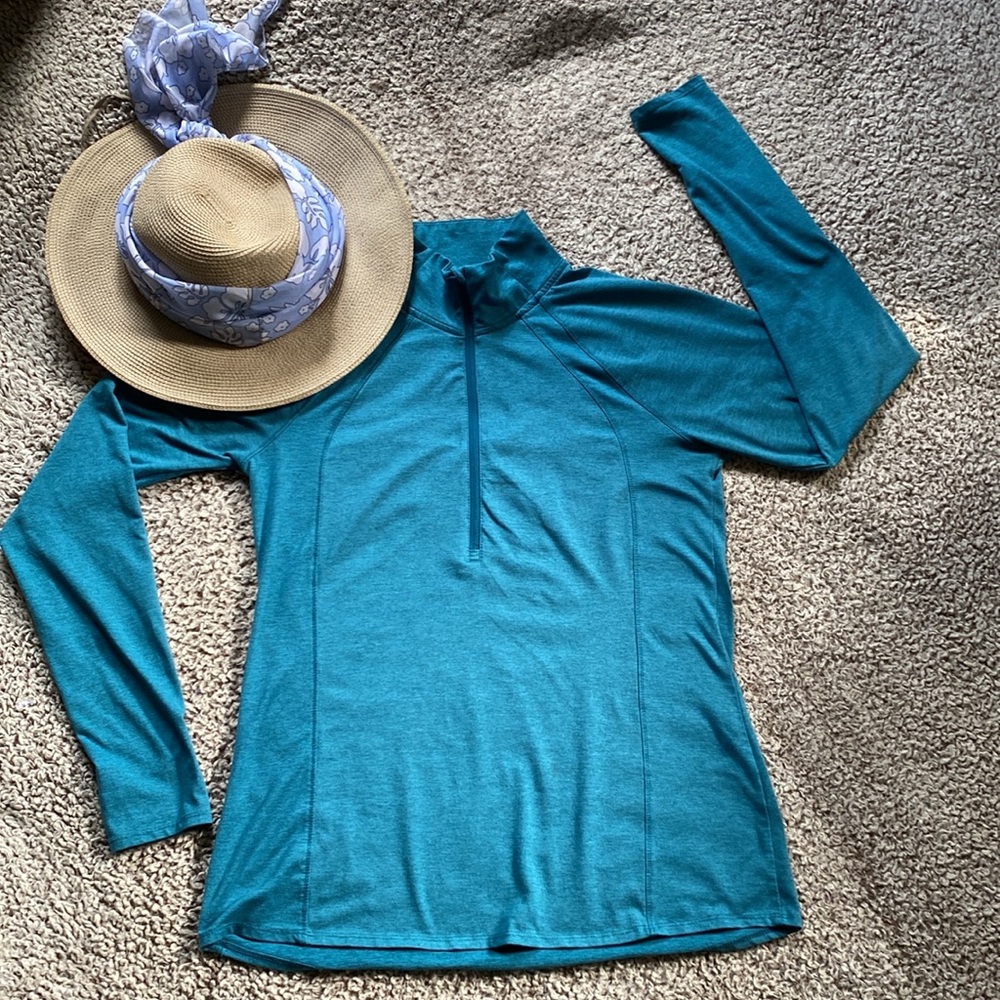 🌺 2 for $30 Beautiful Blue Athletic Top-thumb holes Sz M